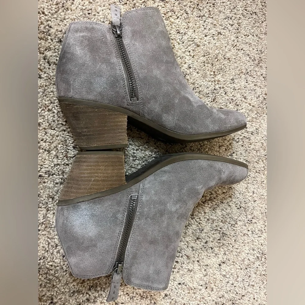 FRYE Judith bootie Double zip Suede Sz 7.5